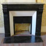 Black marble fireplace surround with modillions - Reference 1352&nbsp;Width&nbsp;3' 5'' ¾&nbsp;Height&nbsp;3' 3'' ¾