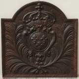 Cast iron fireback decorated with French royal coat of arms - Reference 9349&nbsp;Width&nbsp;1' 11'' ¼&nbsp;Height&nbsp;1' 11'' ⅝