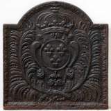 Cast iron fireback with the French royal family coat of arms. - Reference 9350&nbsp;Width&nbsp;1' 10'' &nbsp;Height&nbsp;1' 10'' ⅞