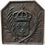 Cast iron fireback with coat of arms of the French royal family dated 1676 - Reference 9351&nbsp;Width&nbsp;1' 7'' ¼&nbsp;Height&nbsp;1' 7'' ¾
