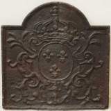 Arch topped fireback with French Royal coat of arms - Reference 9396&nbsp;Width&nbsp;1' 6'' ⅞&nbsp;Height&nbsp;1' 7'' ¾