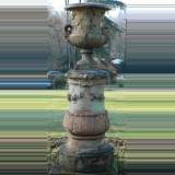 Single large terra cotta Medecis vase on stand - Reference 9406 Width 2' 9'' ½ Height 8' '' ⅞ Single large terra cotta Medecis vase on stand - Reference 9406 Width 2' 9'' ½ Height 8' '' ⅞