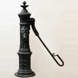 Garden cast iron water pump - Reference 9414 Width 2' 4'' ⅜ Height 3' 6'' ⅛ Garden cast iron water pump - Reference 9414 Width 2' 4'' ⅜ Height 3' 6'' ⅛