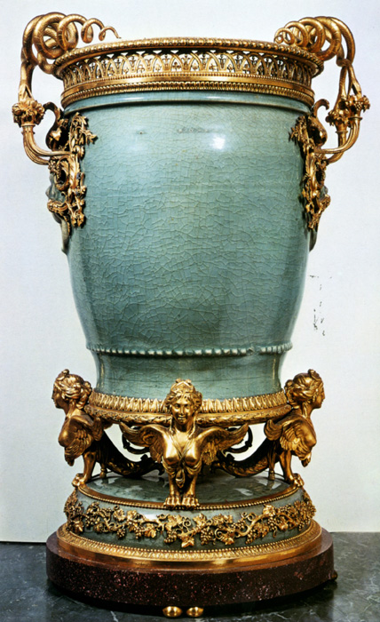 The elegance of Bronze doré (gilt bronze) is a technique that