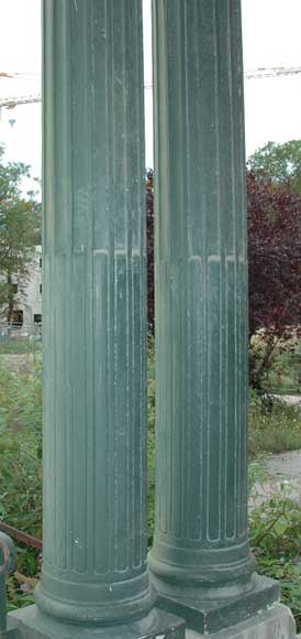 Cast iron columns. 10 columns