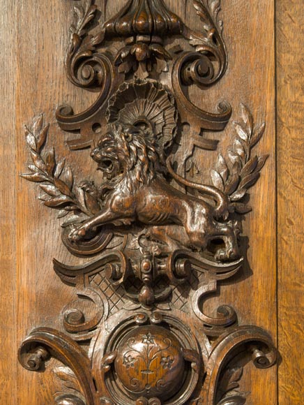 Richly carved Neo-Renaissance style buffet - Bookcases, desks, Vitrines