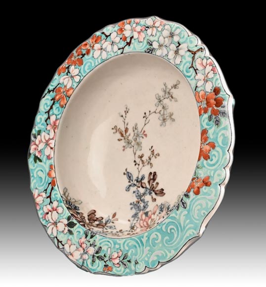 Edmond LACHENAL for L'ESCALIER DE CRISTAL, Earthenware bowl decorated with flowers, circa 1890-1