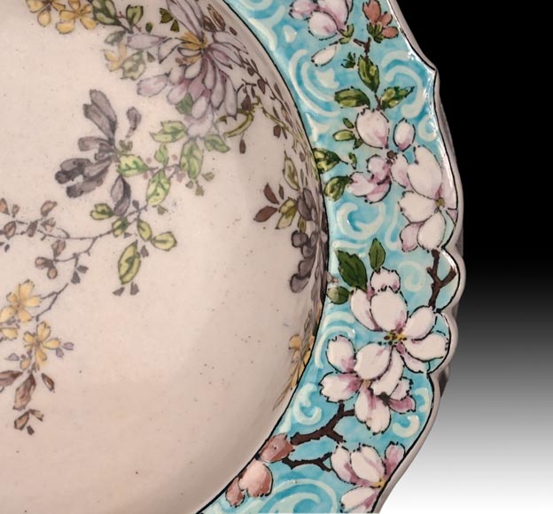 Edmond LACHENAL for L'ESCALIER DE CRISTAL, Earthenware bowl decorated with flowers, circa 1890-6
