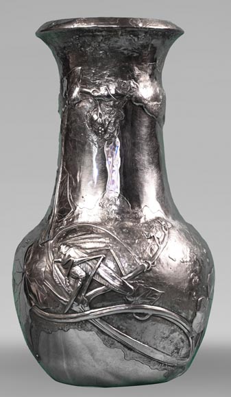 Henri HUSSON, Adrien HÉBRARD, Remarkable Solid Silver Vase with Grasshopper and Vine Leaves Decoration, circa 1908-0