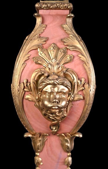 Fonderie Fumière & Co, Rococo pink marble lamp with gilded bronze masks, circa 1906-1926-5