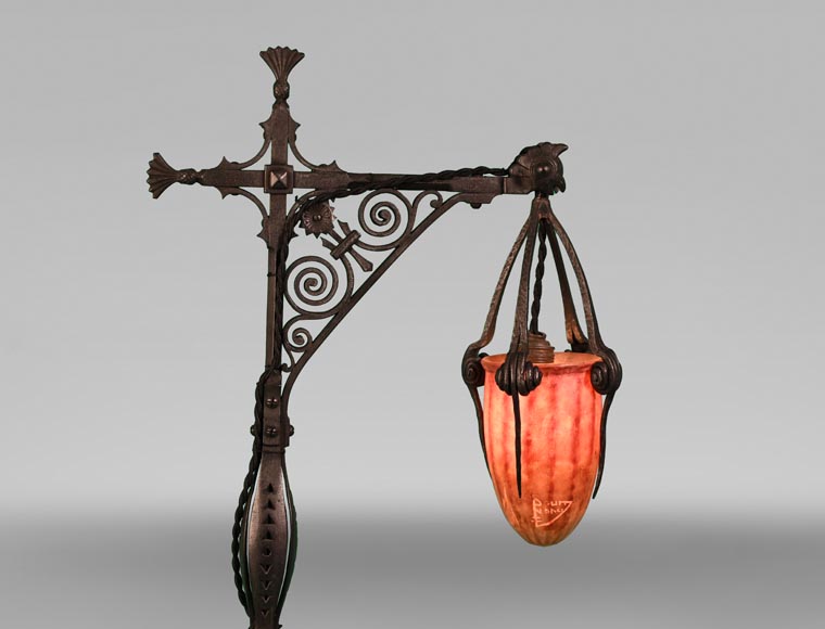 DAUM, Émile ROBERT (attributed to), Lamp in delicately openwork wrought iron and glass, circa 1900-1