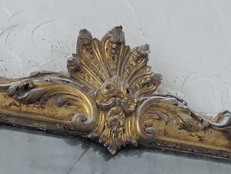 Louis XV-style gilded trumeau with engraved decoration-2