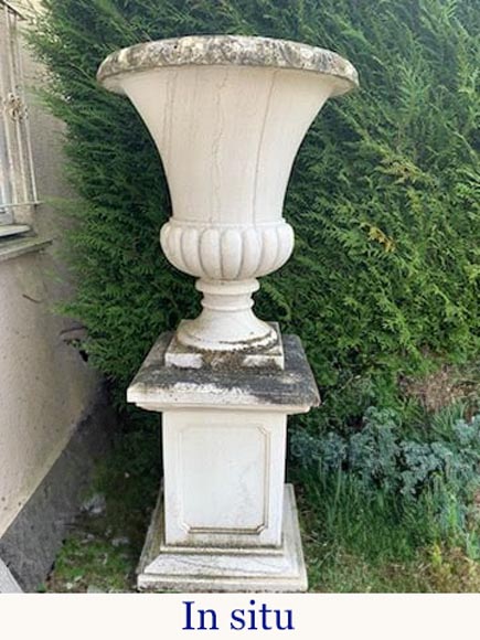 Pair of white marble Medici vases, 1980-1