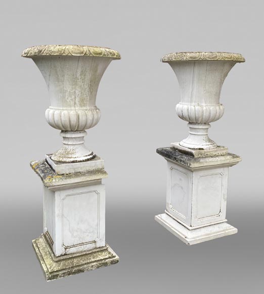 Pair of white marble Medici vases, 1980-3