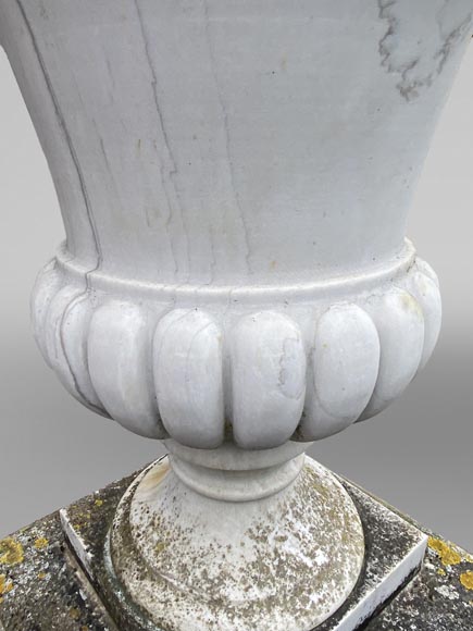 Pair of white marble Medici vases, 1980-9