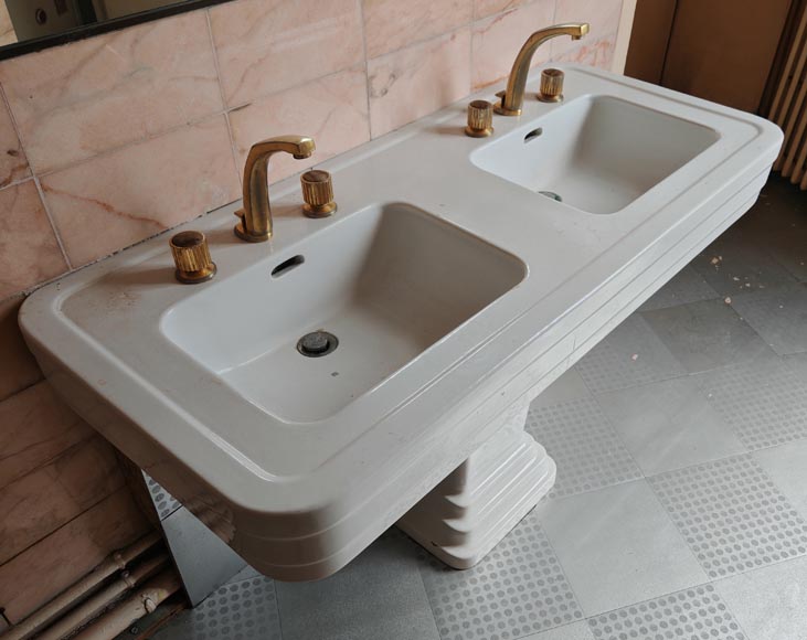 Large Art Deco-style double washbasin-3