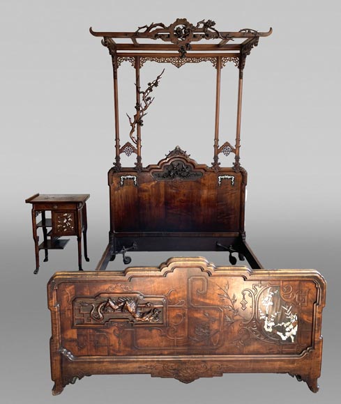 Gabriel VIARDOT, Japonist bed with a canopy and accompanying nightstand, second half of the 19th century-2