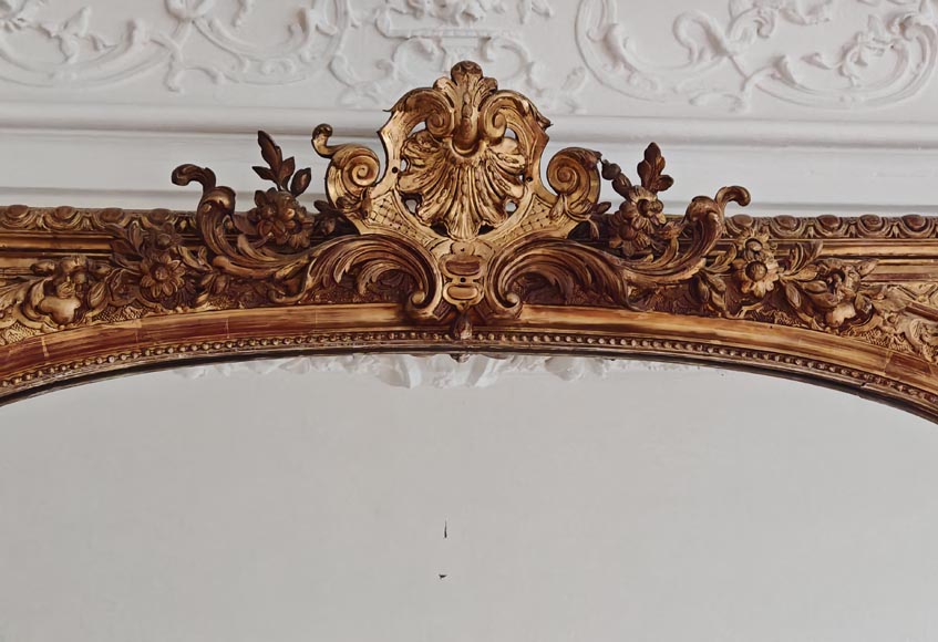 Large Regence style gilded trumeau adorned with an openwork shell-1