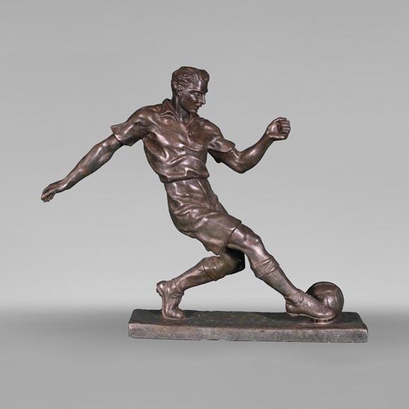 After Raymond TSCHUDIN, “Dribbler”, sculpture of a soccer player in patinated regula-0