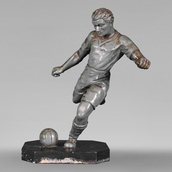 Statuette of a soccer player, in patinated regula-0