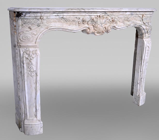 Louis XV period fireplace in Arabescato marble with finely sculpted band-6