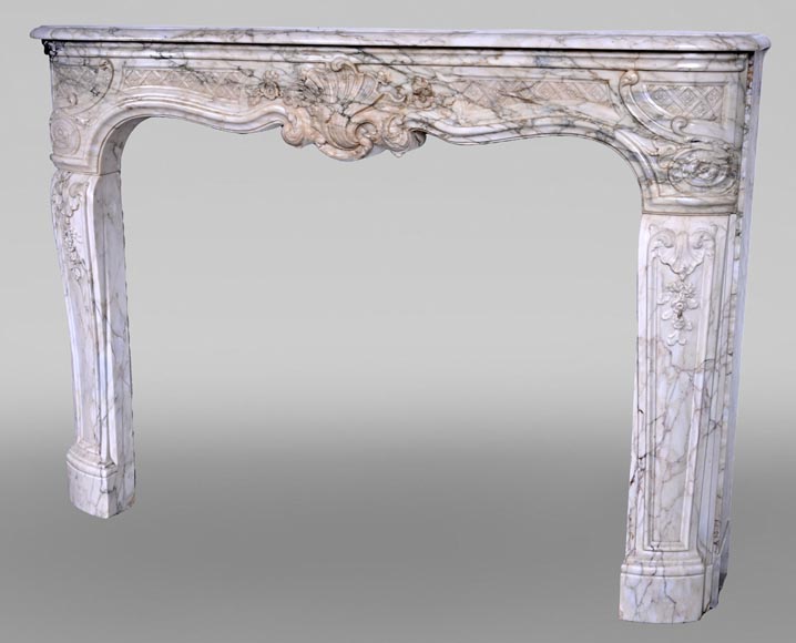 Louis XV period fireplace in Arabescato marble with finely sculpted band-7