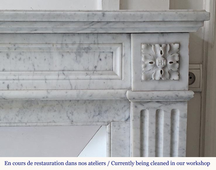 Louis XVI style mantel in Carrara marble adorned with rosettes-6