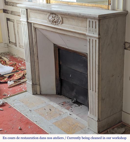 Louis XVI style Carrara marble mantel with filleted flutes and acanthus leaves-5