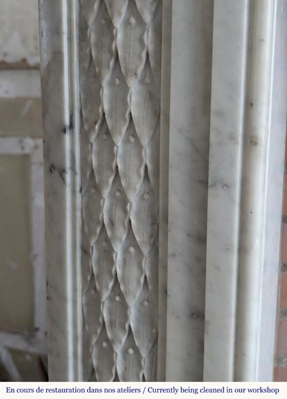 Louis XVI style mantel in Carrara marble decorated with a holly frieze-6