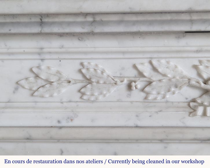 Round Louis XVI style mantel in Carrara marble adorned with a laurel wreath-4