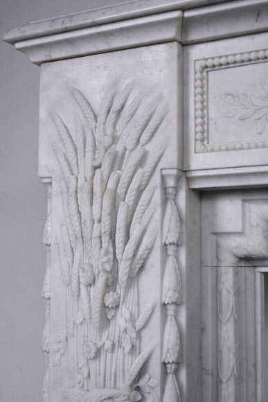 Napoleon III style mantel in Carrara marble with wheat ears-8