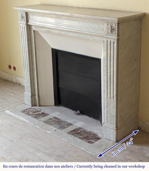 Louis XVI style mantel in veined Carrara marble adorned with rosettes-5