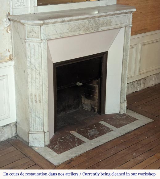 Louis XVI style mantel in Carrara marble adorned with a laurel wreath-3