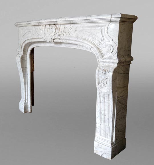 Large Regency-Style Mantelpiece in Veined Carrara Marble-8