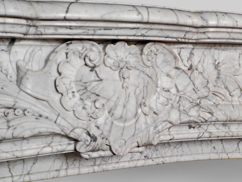 Large Regency-style mantel in veined Carrara marble-2