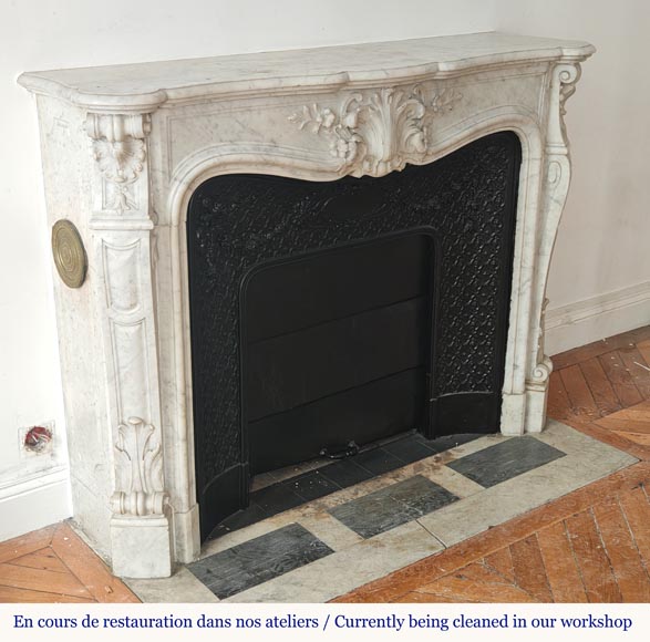 Louis XV style mantel in Carrara marble, adorned with a flowering palmette-4