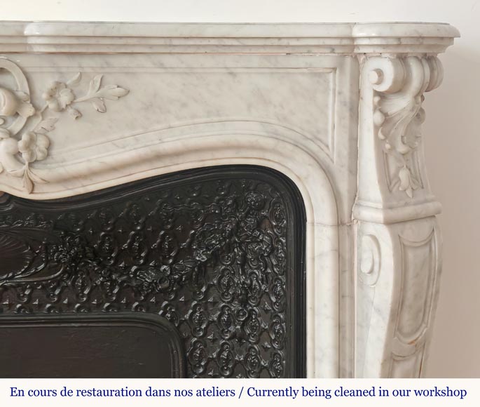 Louis XV style mantel in Carrara marble, adorned with a flowering palmette-8