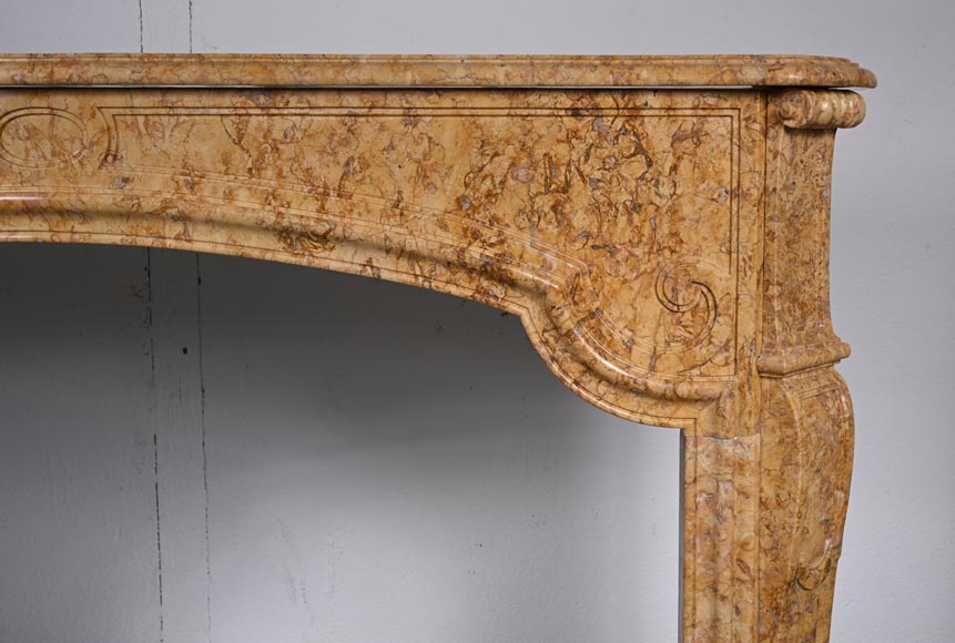 Regence period mantel in yellow marble-7