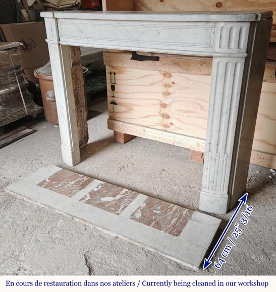 Louis XVI style mantel in veined Carrara marble with fluted legs-5