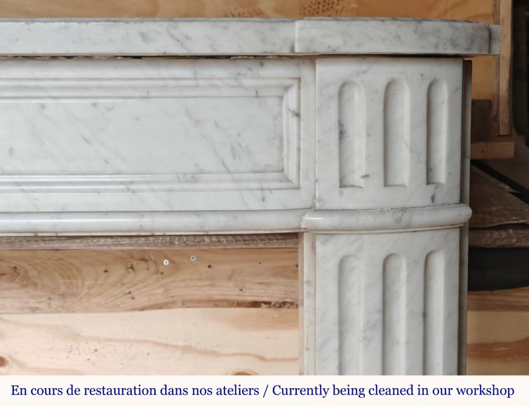 Louis XVI style mantel in veined Carrara marble with fluted legs-6