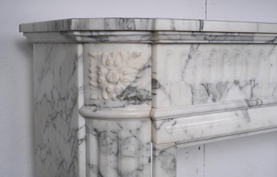 Louis XVI style mantel with rounded corners and fluting in Arabescato marble-3