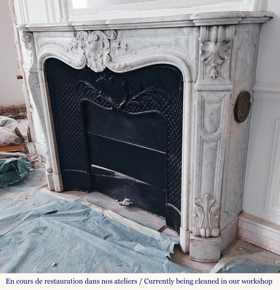 Louis XV style fireplace in Carrara marble decorated with a shell-7