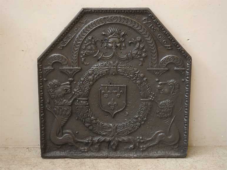 Antique fireback with France Royal coat of arms dated 1600 - Firebacks